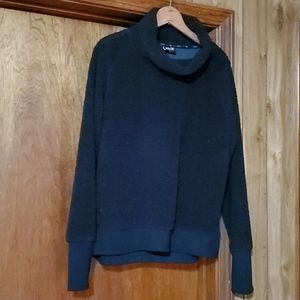 Zelos XL Black Long-sleeved Fuzzy Sweatshirt